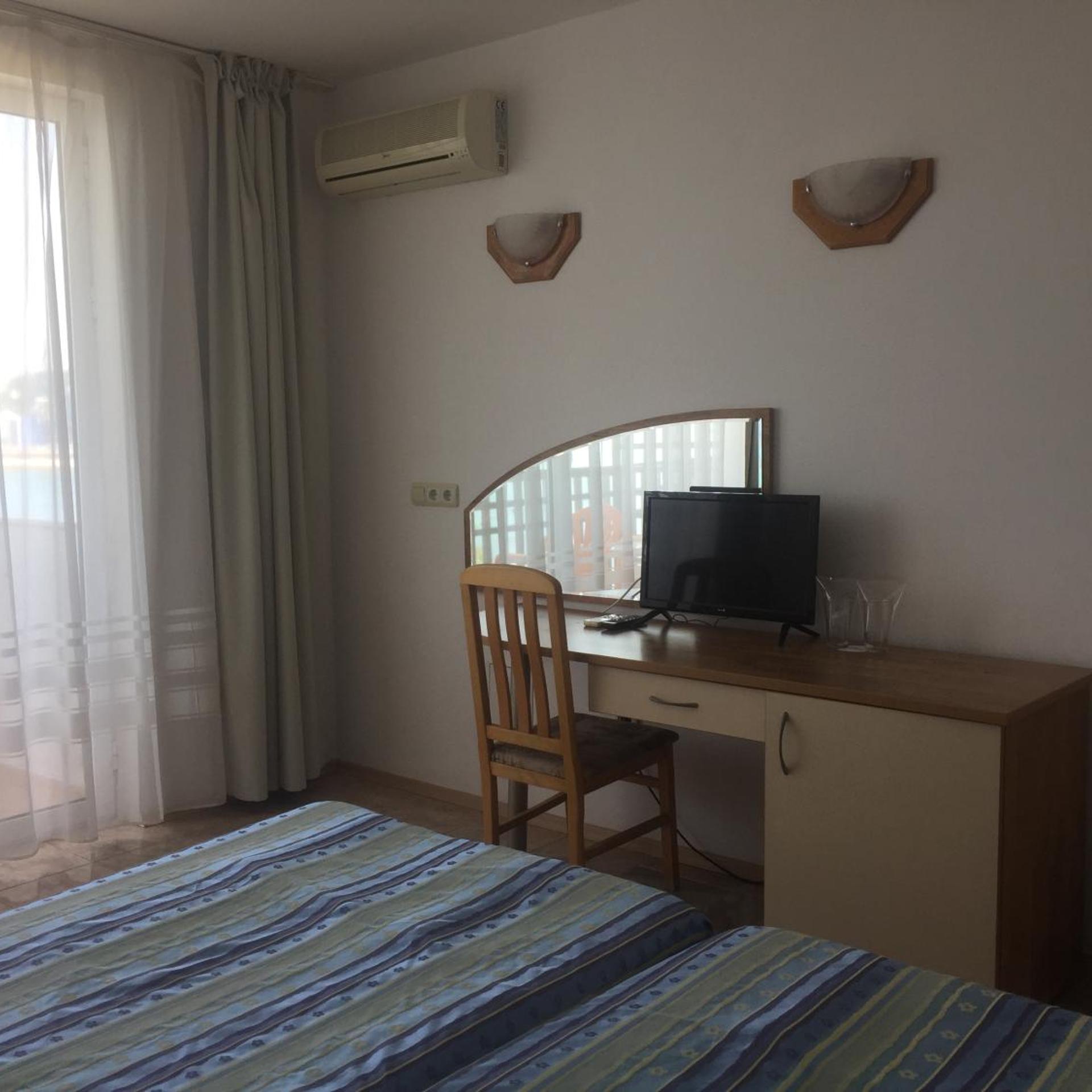 Hotel Oasis 28/36