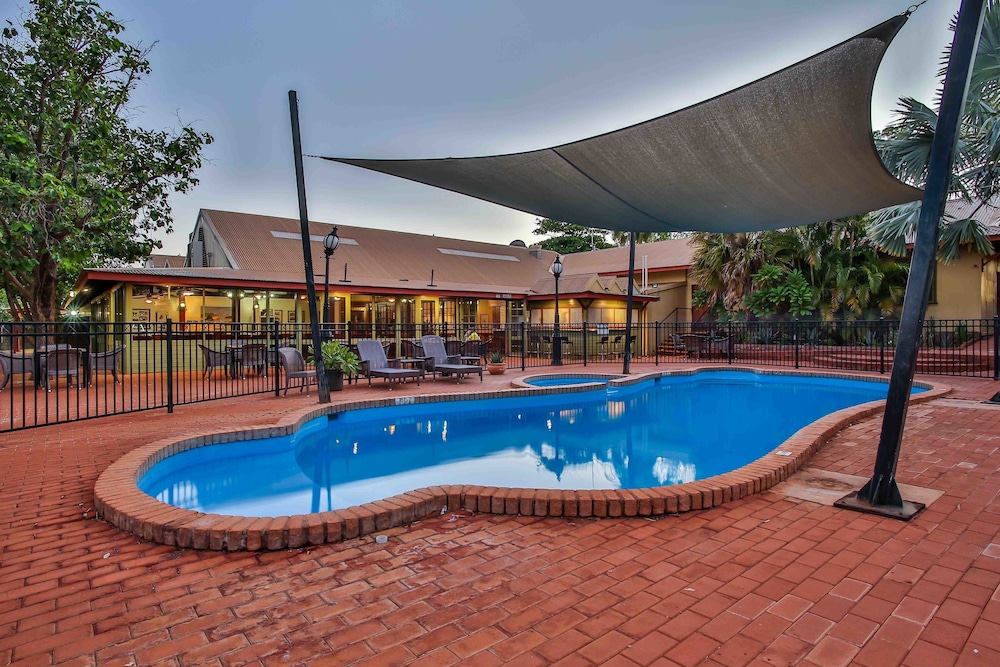 Kimberley Hotel 3/40