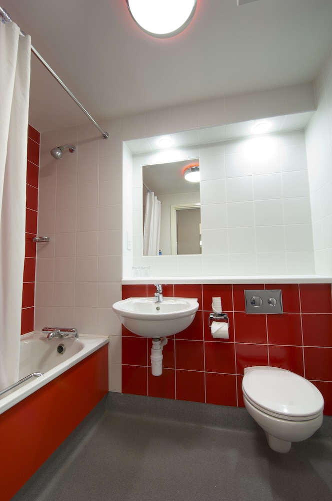 Travelodge Limerick Castletroy 41/44