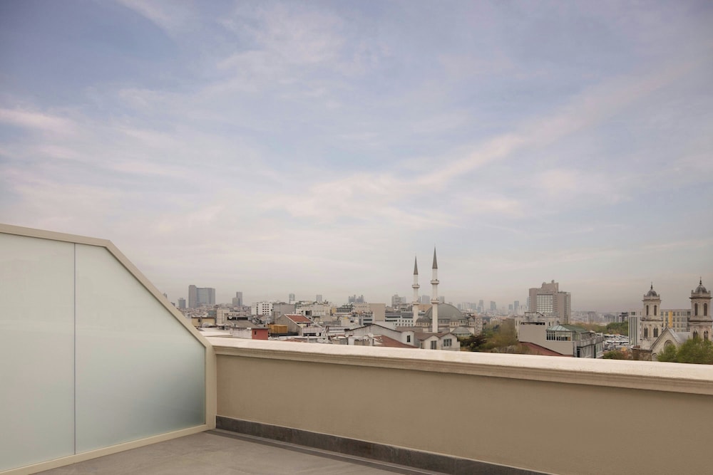 Moxy Istanbul Beyoglu 42/50