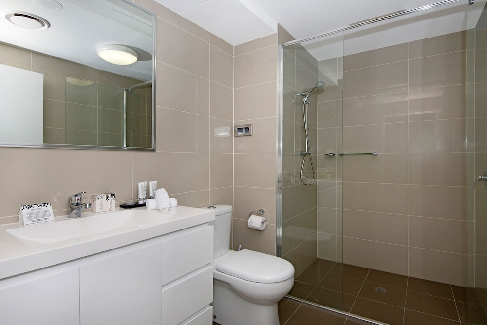 Allure Hotel & Apartments 8/28