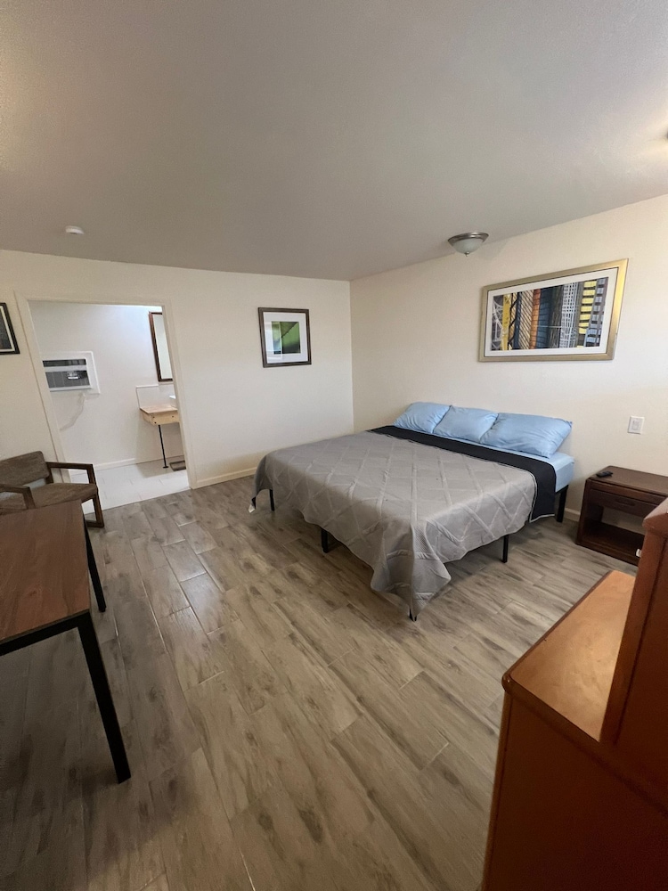 Sawmill Inn 9/33