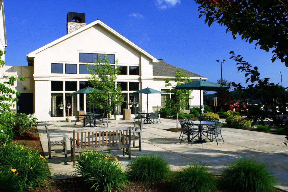 Hampton Inn & Suites Binghamton/Vestal 5/37