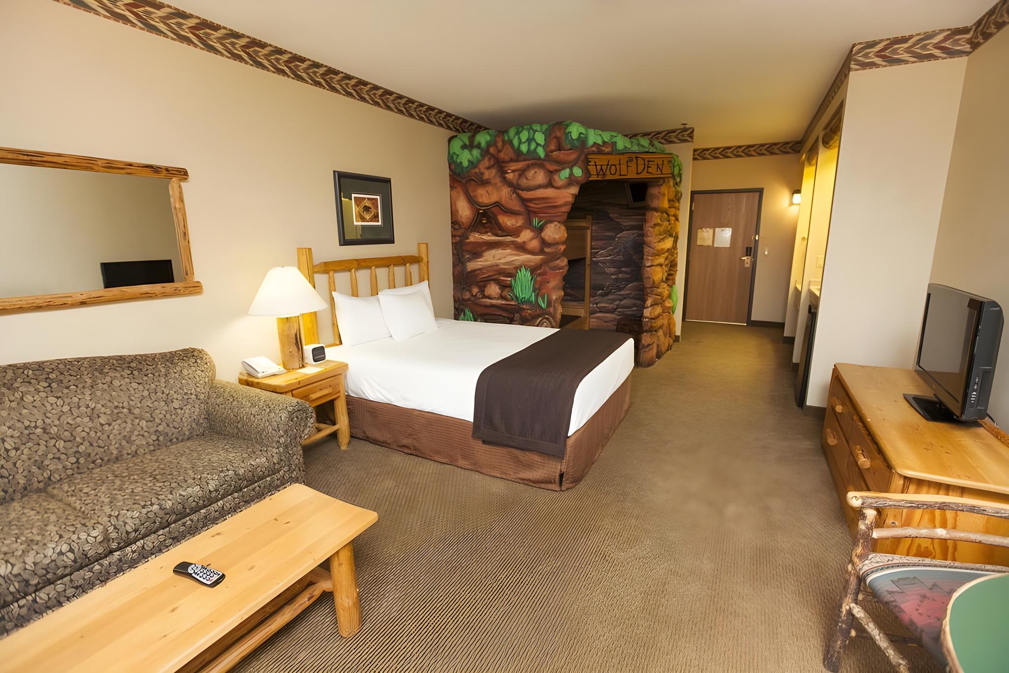 Suite, Den