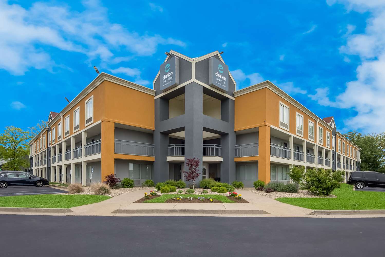Clarion Pointe Indianapolis Northeast 2/15