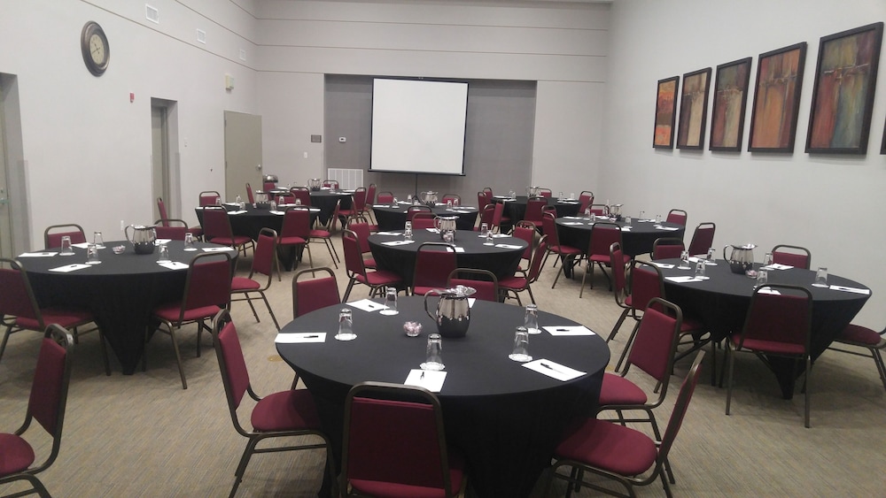 Country Inn & Suites by Radisson, Baltimore BWI Airport 36/40