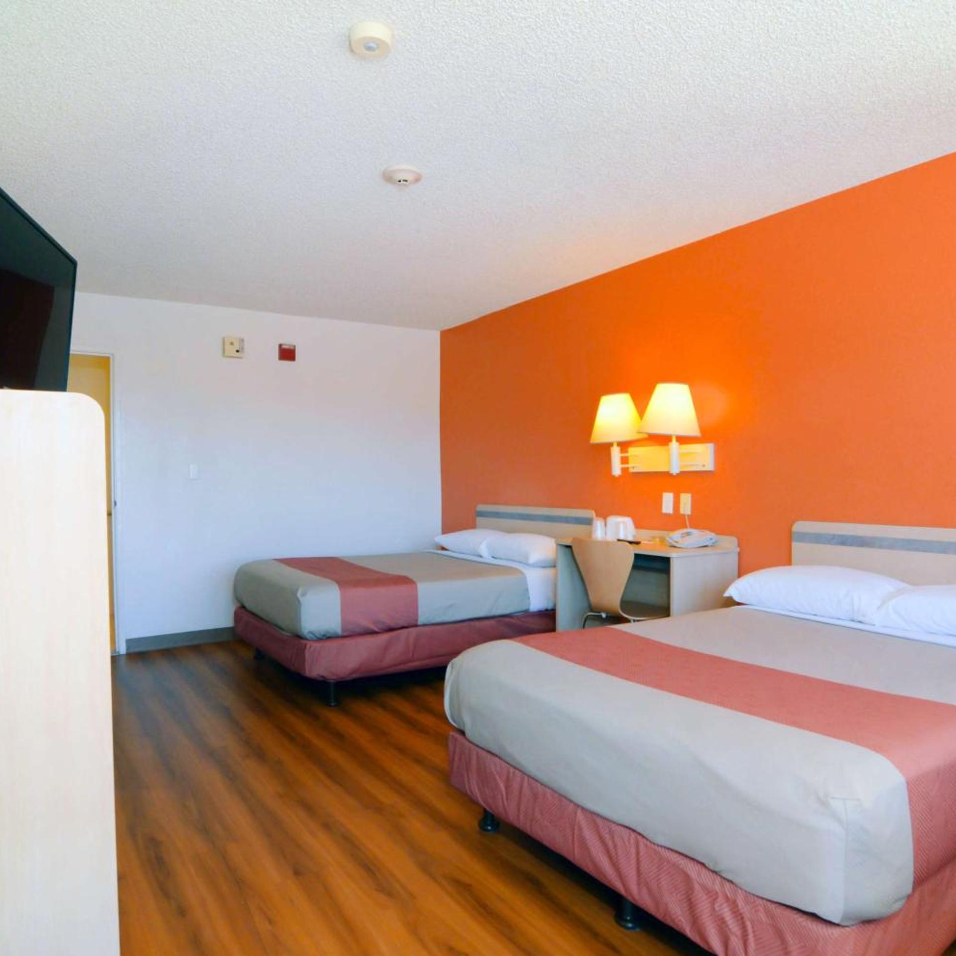 ROOM, QUADRUPLE