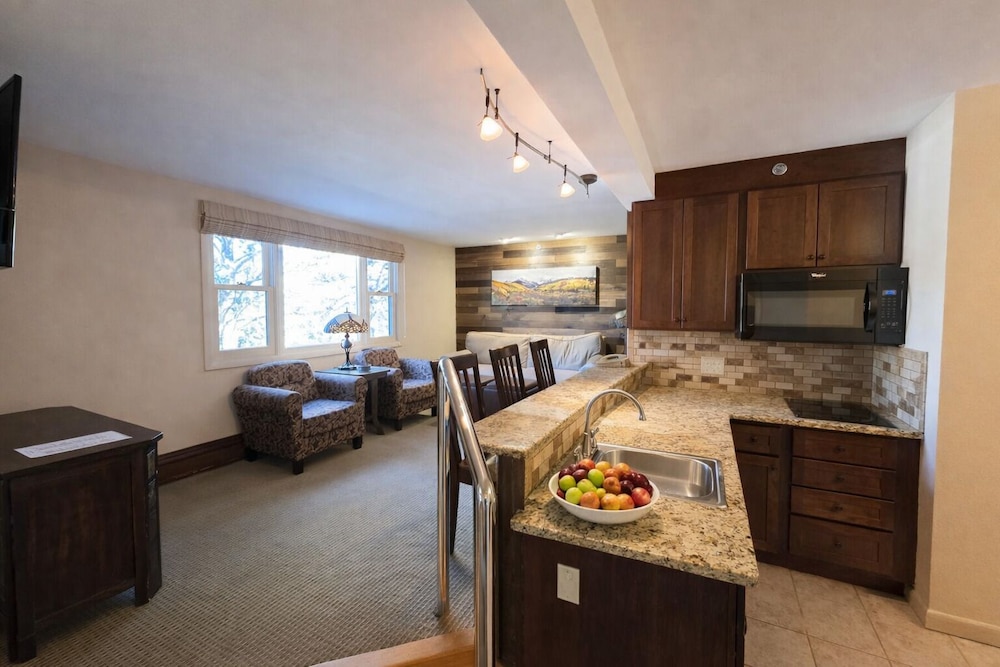 The Historic Crags Lodge 20/33