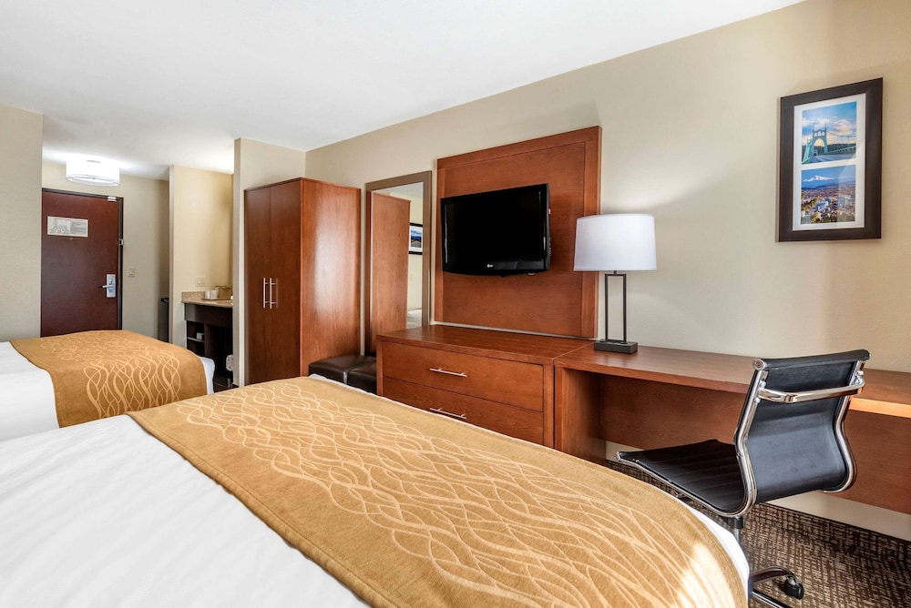 Comfort Inn Portland near I-84 and I-205 10/28