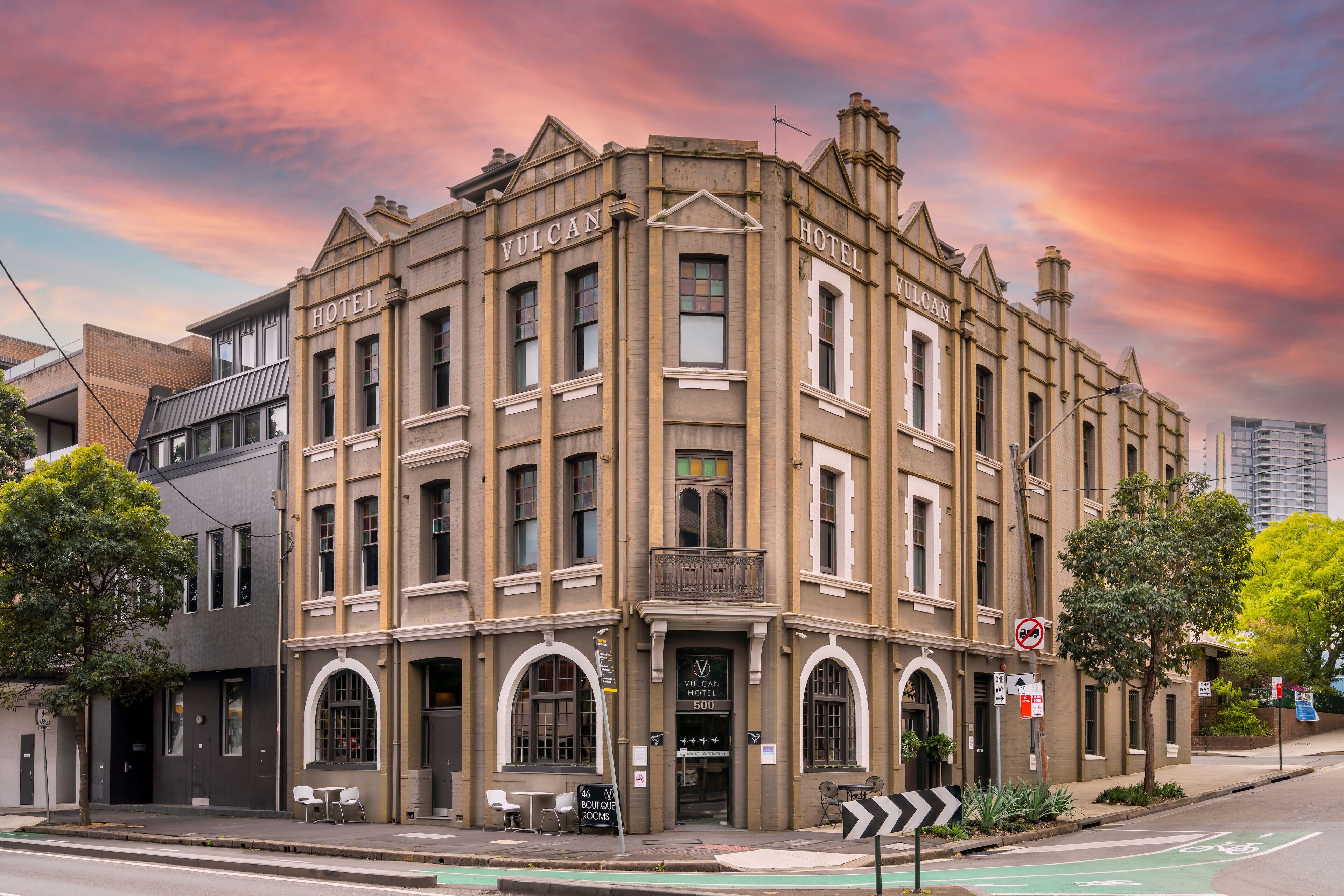 Vulcan Hotel 5/28