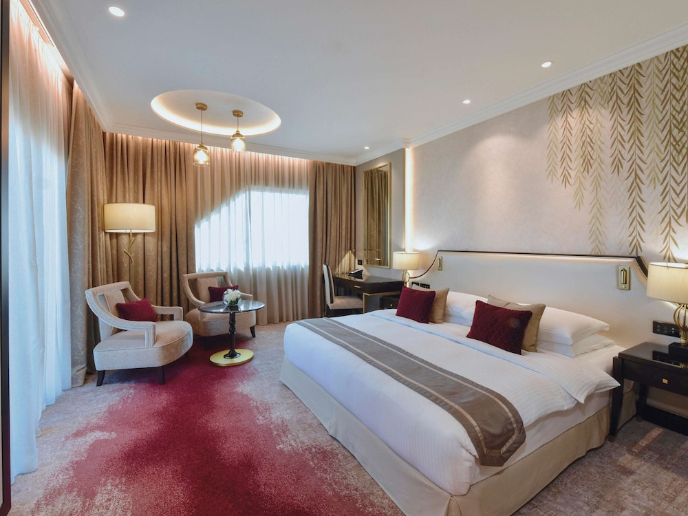 Superior, King Bed, Lagoon View
