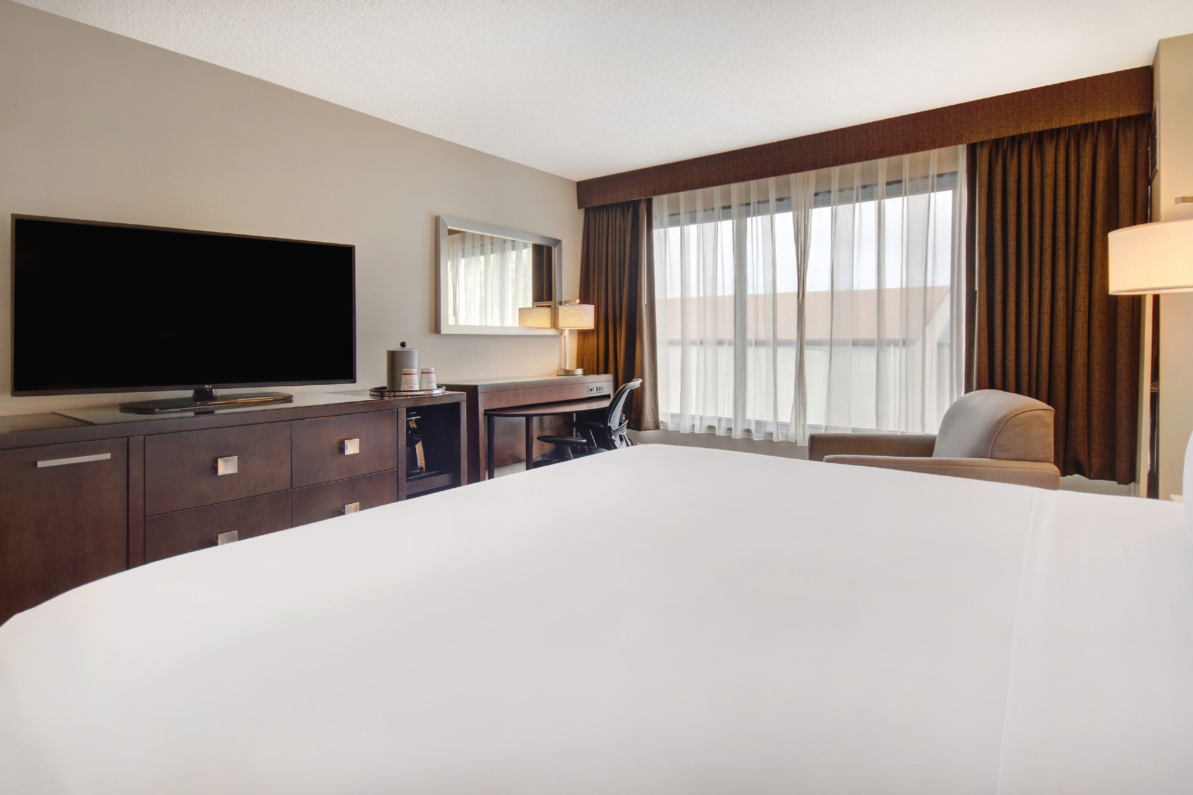 غرفة بسرير كينج لذوي الإعاقة، Crowne Plaza Auburn Hills 9/10