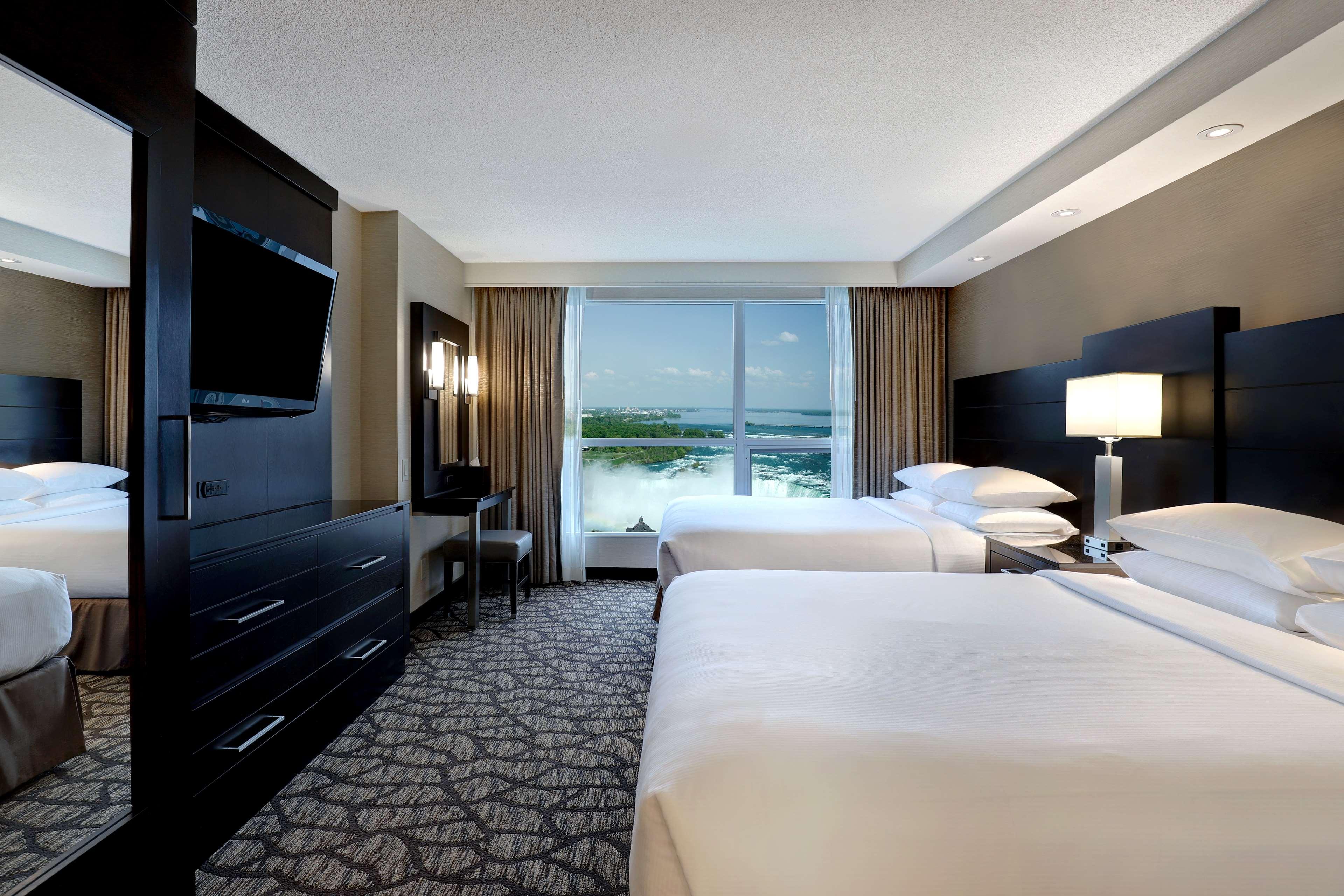 Room, 2 Queen Beds, Embassy Suites By Hilton Niagara Falls Fallsview 2/3