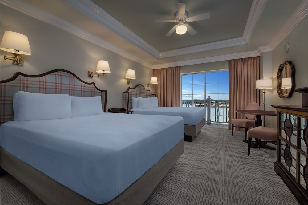 2 Bedrooms, Villa, King Bed, 1 Queen and 2 Queen Beds, Queen Murphy Bed, Preferred View, Accessible