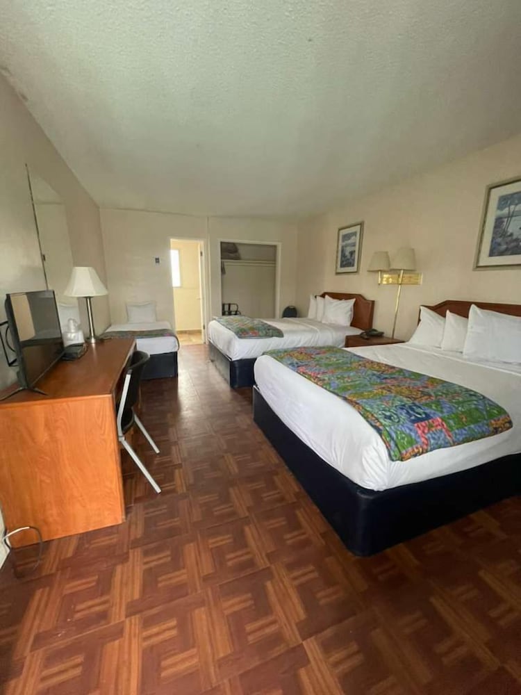 Mission Bay Motel 7/31