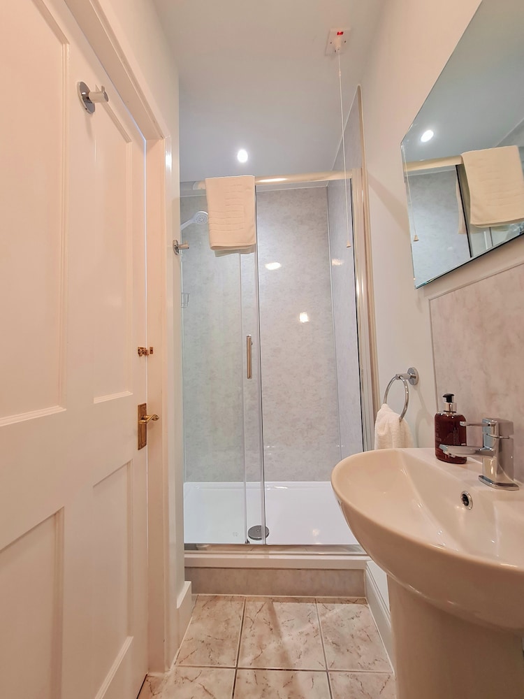 Atholl House Hotel 48/50