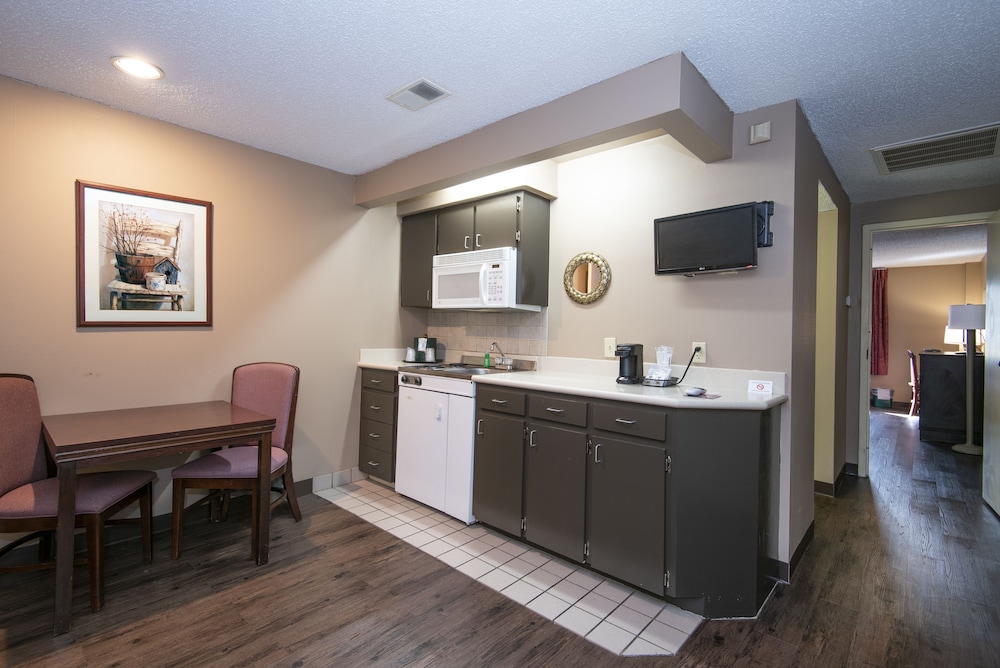 Guest Inn and Suites Midtown Medical Center 4/38