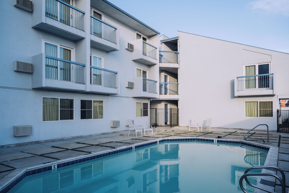 Sand Dollar Inn 6/60