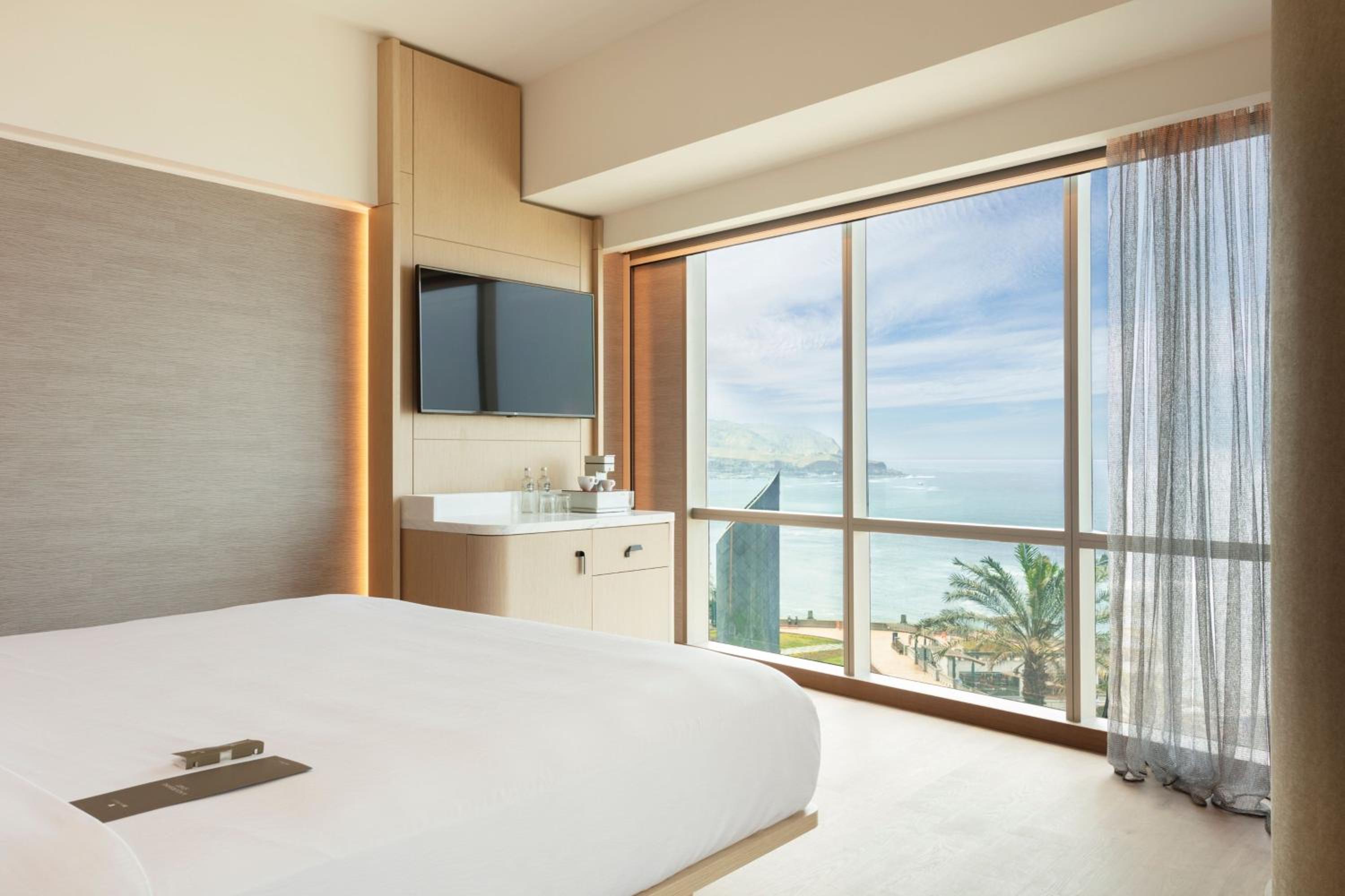 Contemporary, Superior, King Bed, Ocean Front