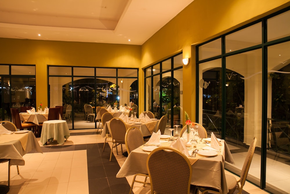 Gorillas Volcanoes Hotel 26/40