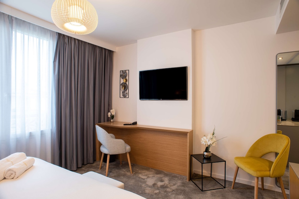 Brit Hotel Paris Orly 19/43