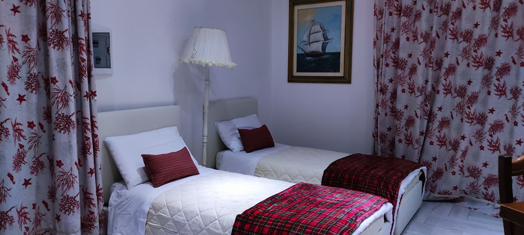 PERLA, APARTMENT, 1 QUEEN AND 1 SINGLE BED, KITCHENETTE