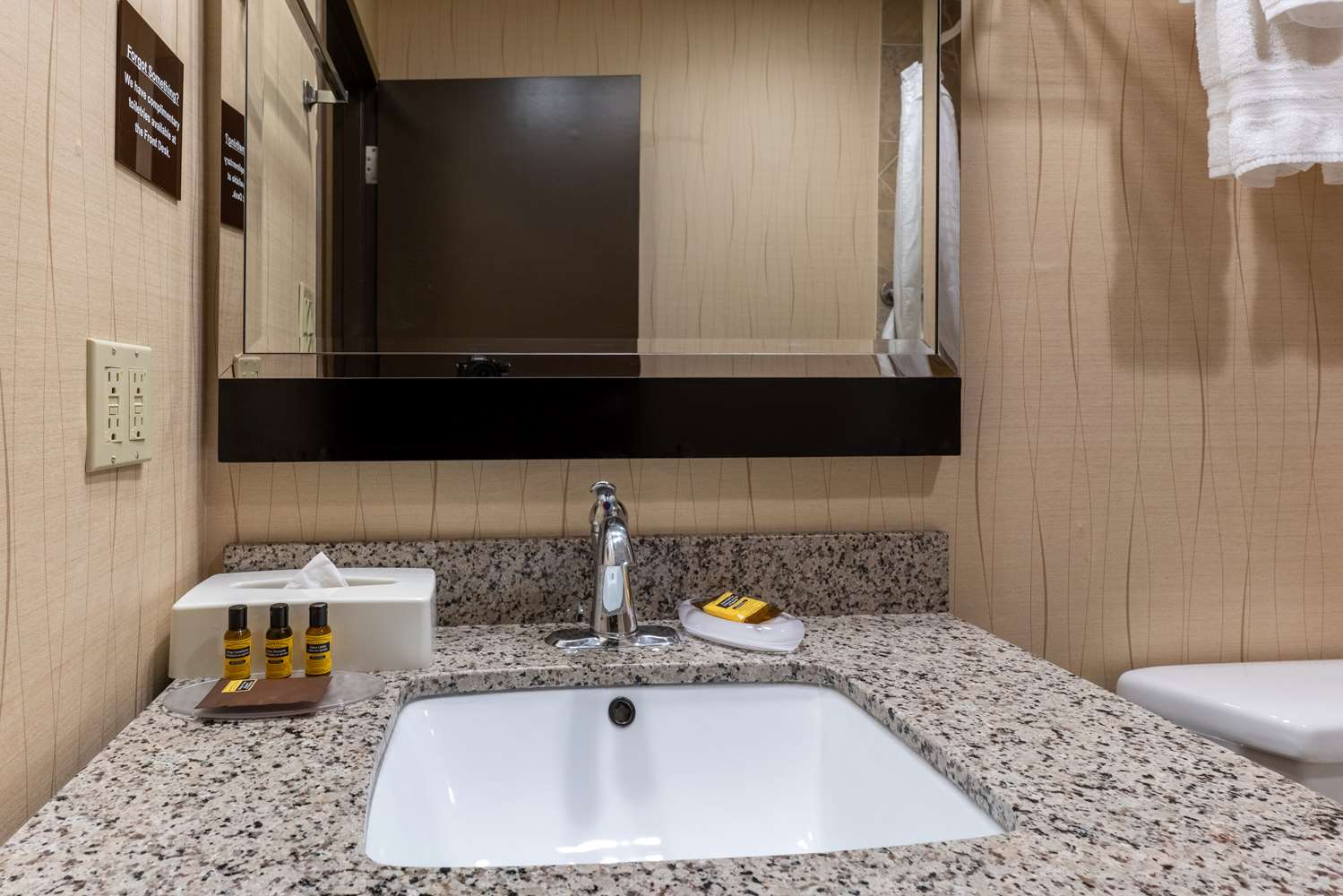 Best Western Plus South Edmonton Inn and Suites 30/32