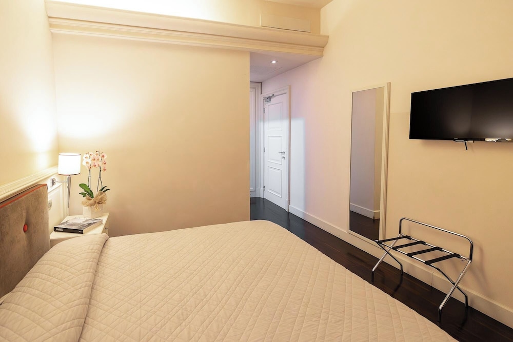Hotel Patria Pistoia 40/50