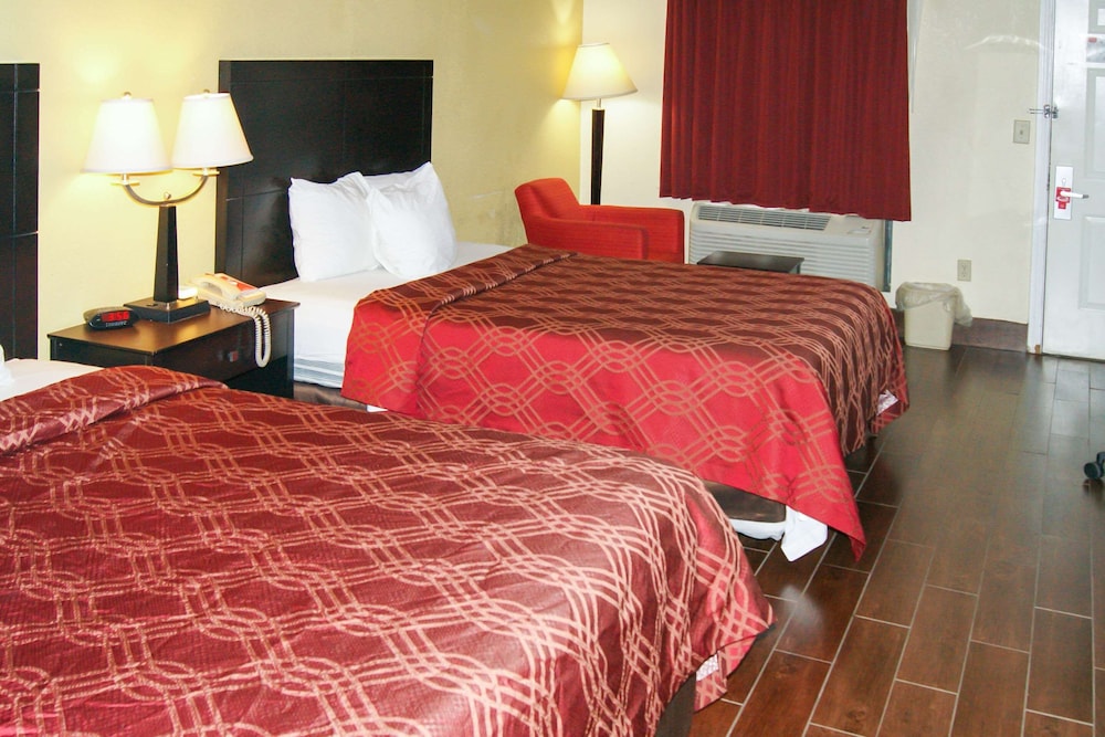 Econo Lodge Inn & Suites West - Energy Corridor 13/43