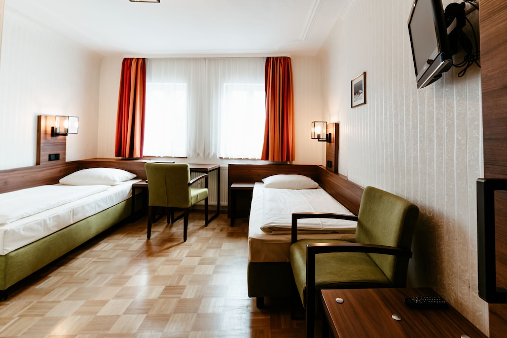 Hotel Gasthof Goldener Greifen 18/50