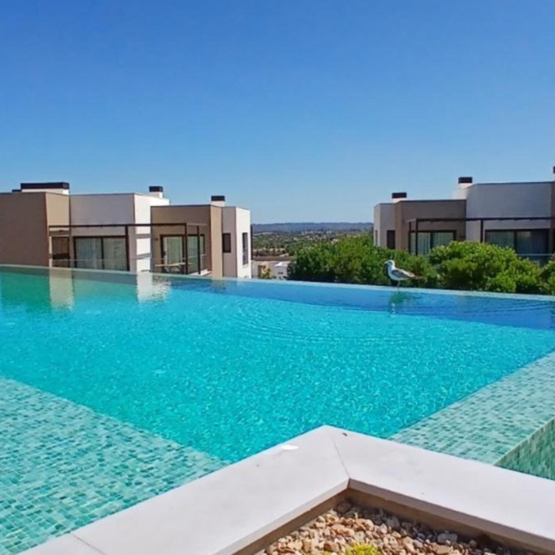 Pestana Valley 52/56