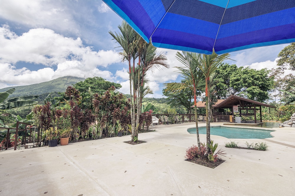 Hotel Miradas Arenal 84/96