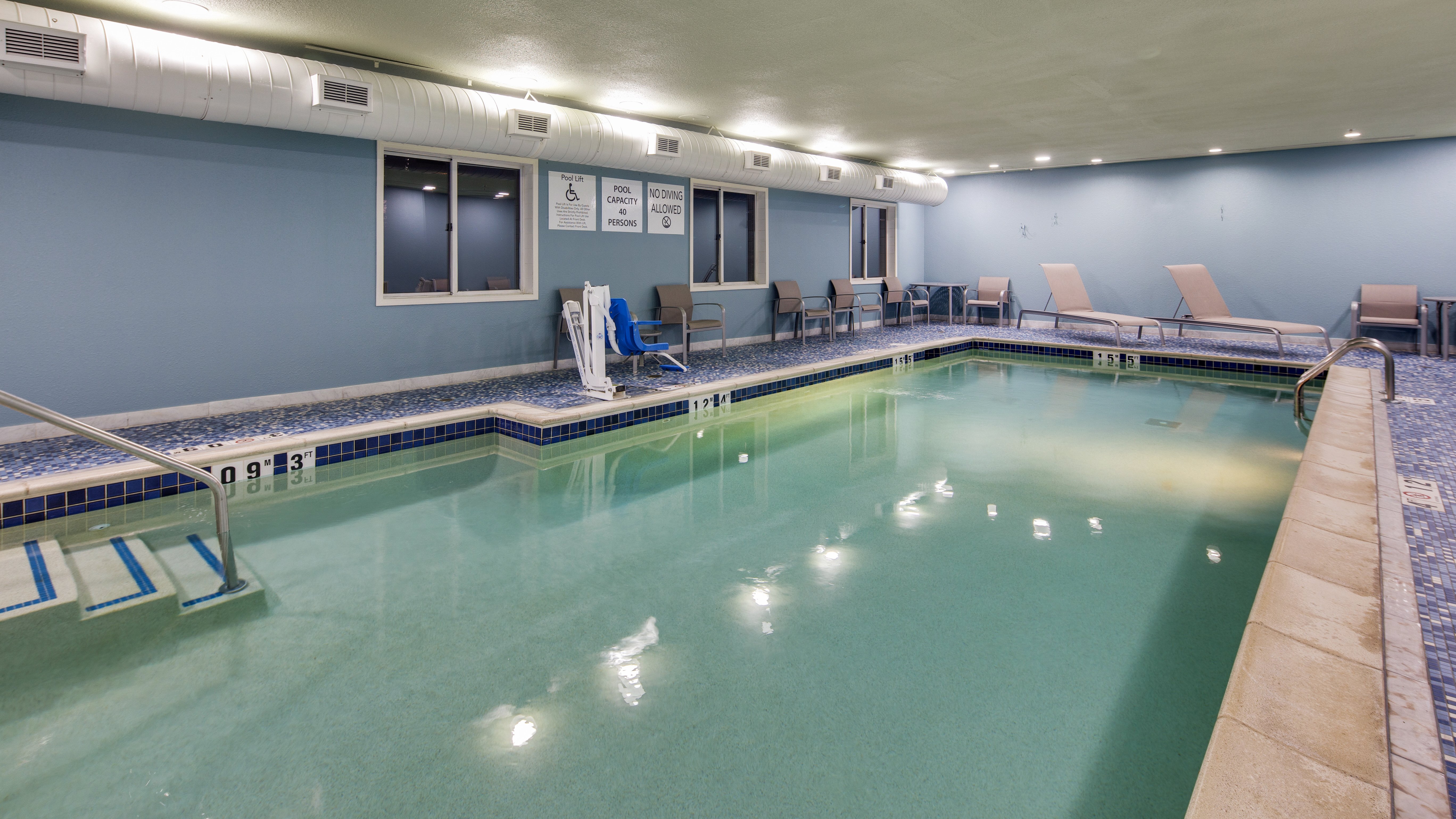 Holiday Inn Express Hotel And Suites Detroit Farmington Hills 31/53