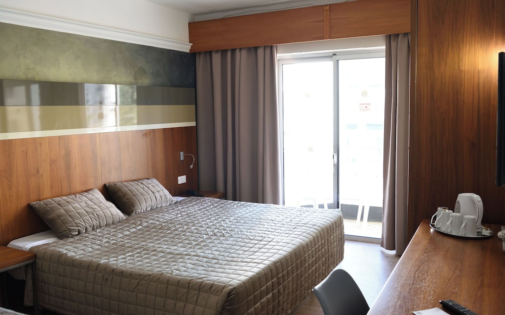 TOPAZ HOTEL 24/66