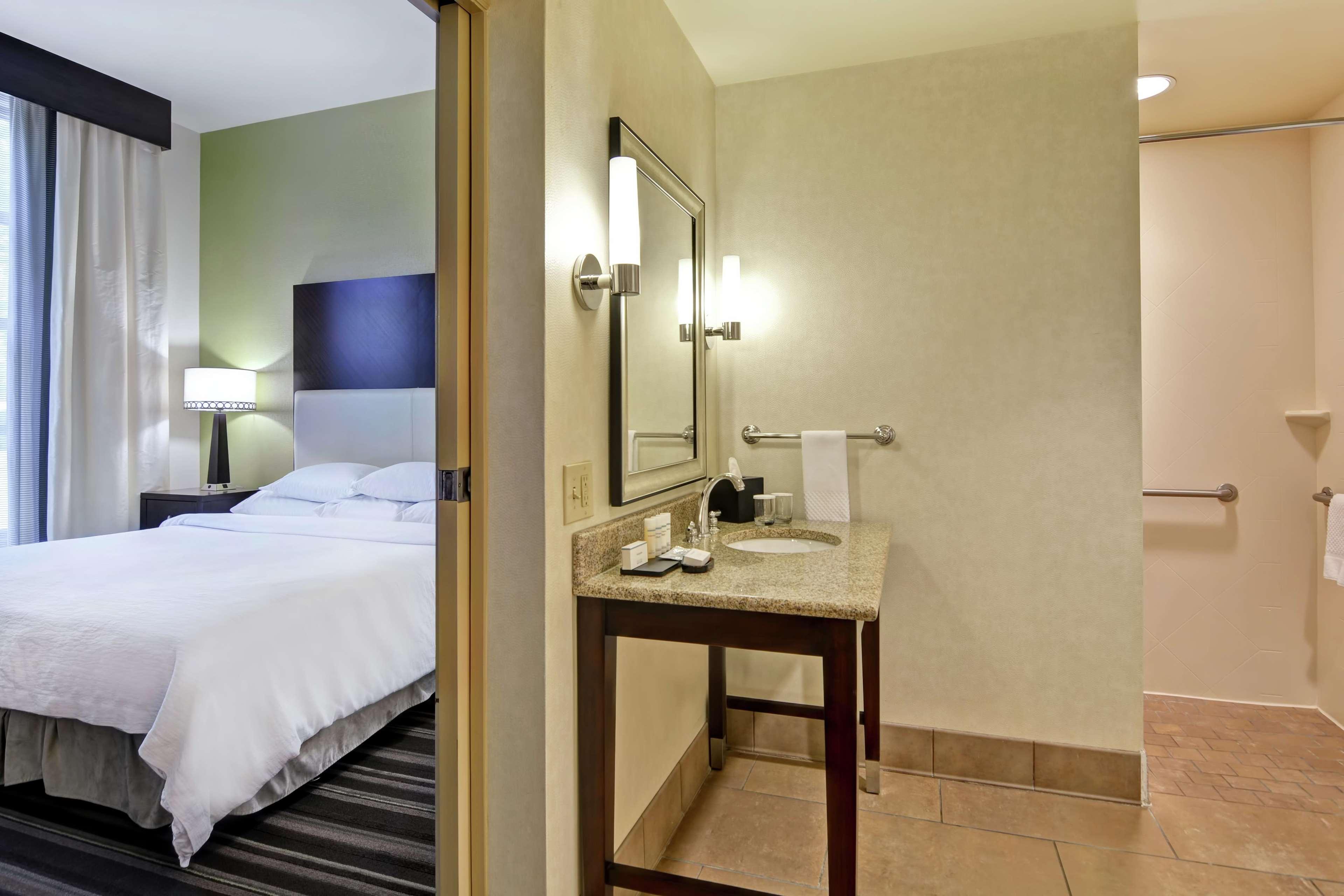 1 BEDROOM, SUITE, KING BED, ACCESSIBLE