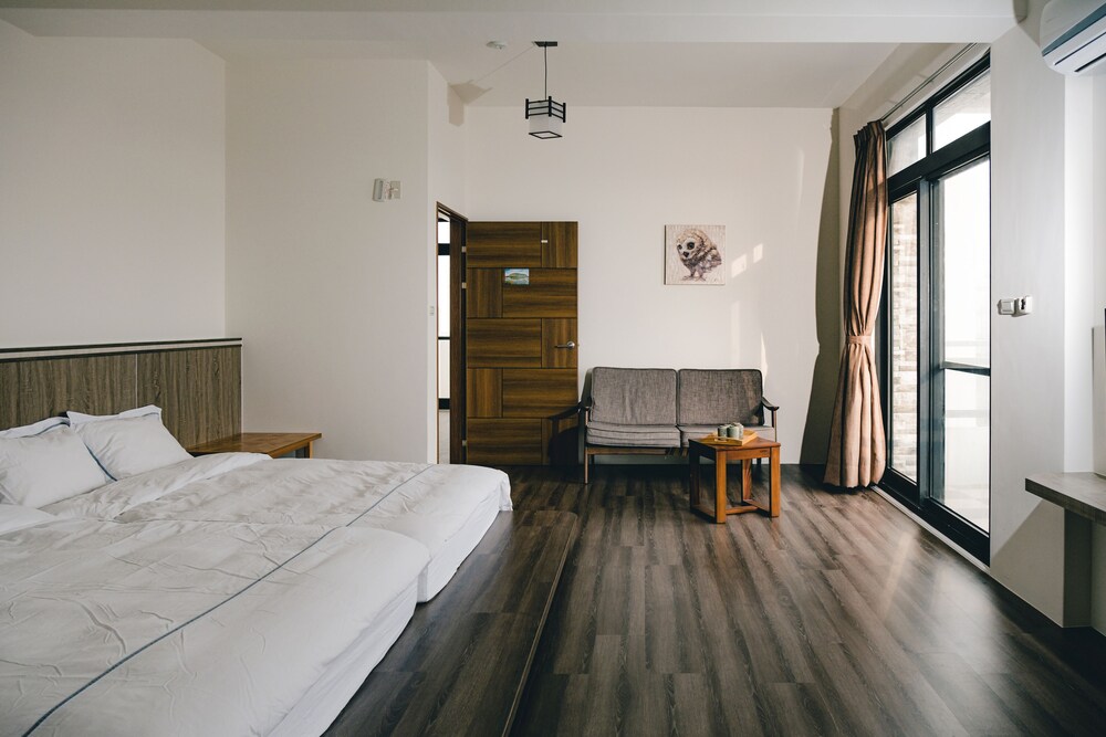 Destination Inn 6/50