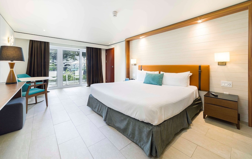 Sonesta Maho Beach Resort And Casino And Spa 24/67