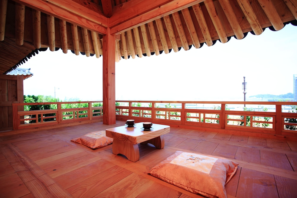 Hanok Hotel Odongjae 27/43