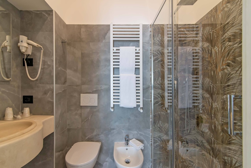 Hotel Aphrodite 45/48