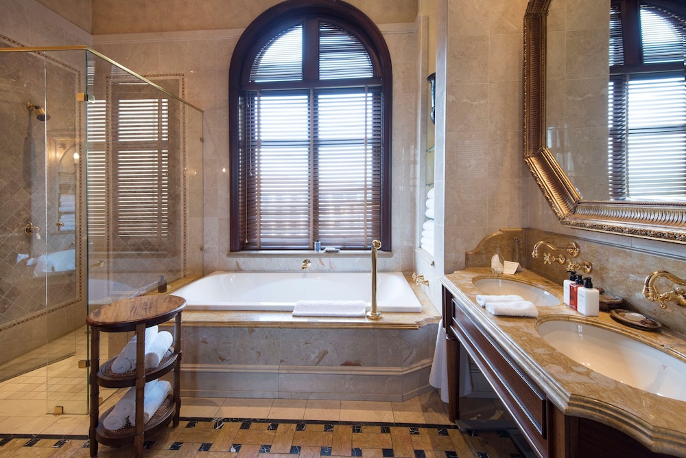 Palazzo Hotel At Montecasino 33/69