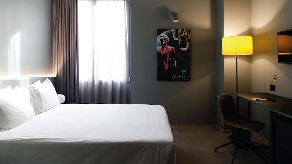 BASIC, DOUBLE OR TWIN BED