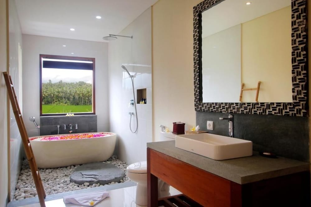 D Lobong Suite 30/31