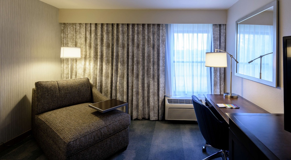Hampton Inn & Suites Jackson Downtown-Coliseum 54/76