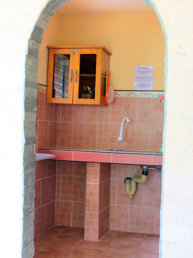 Alonaland Resort Apartelle 12/50