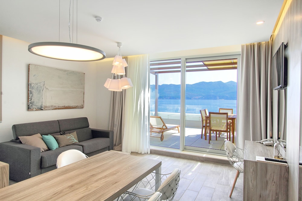 Kalamota Beach House 29/68