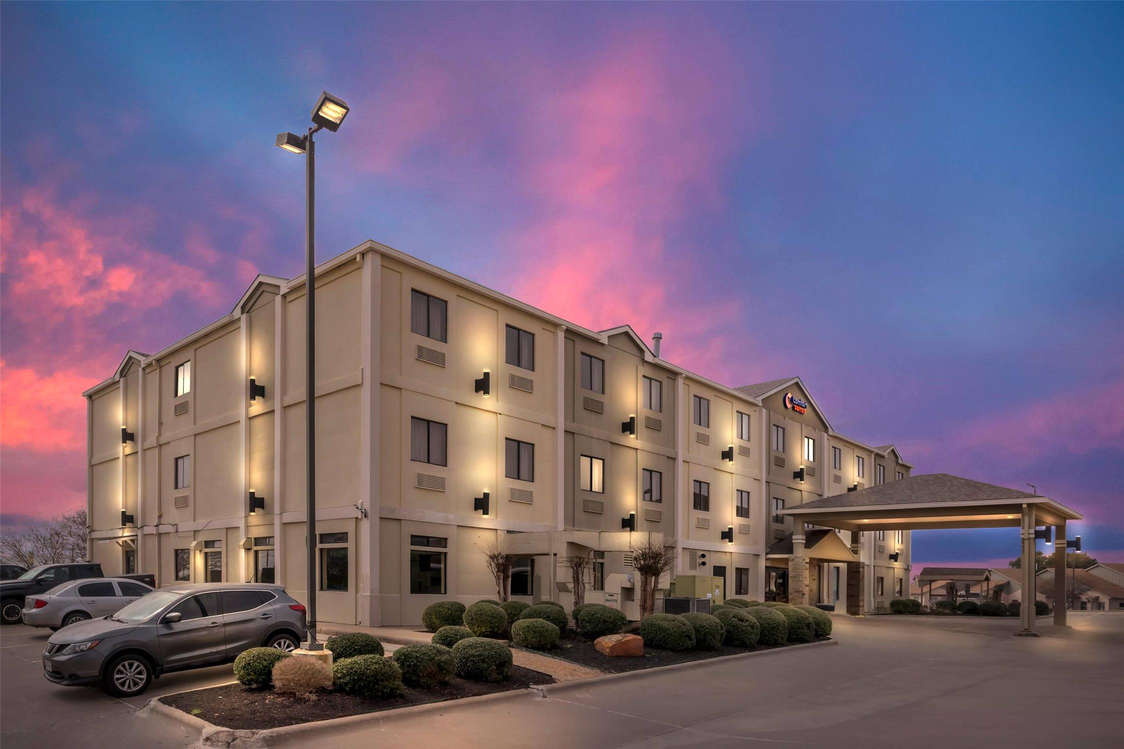 Comfort Suites Brenham, TX 2/23