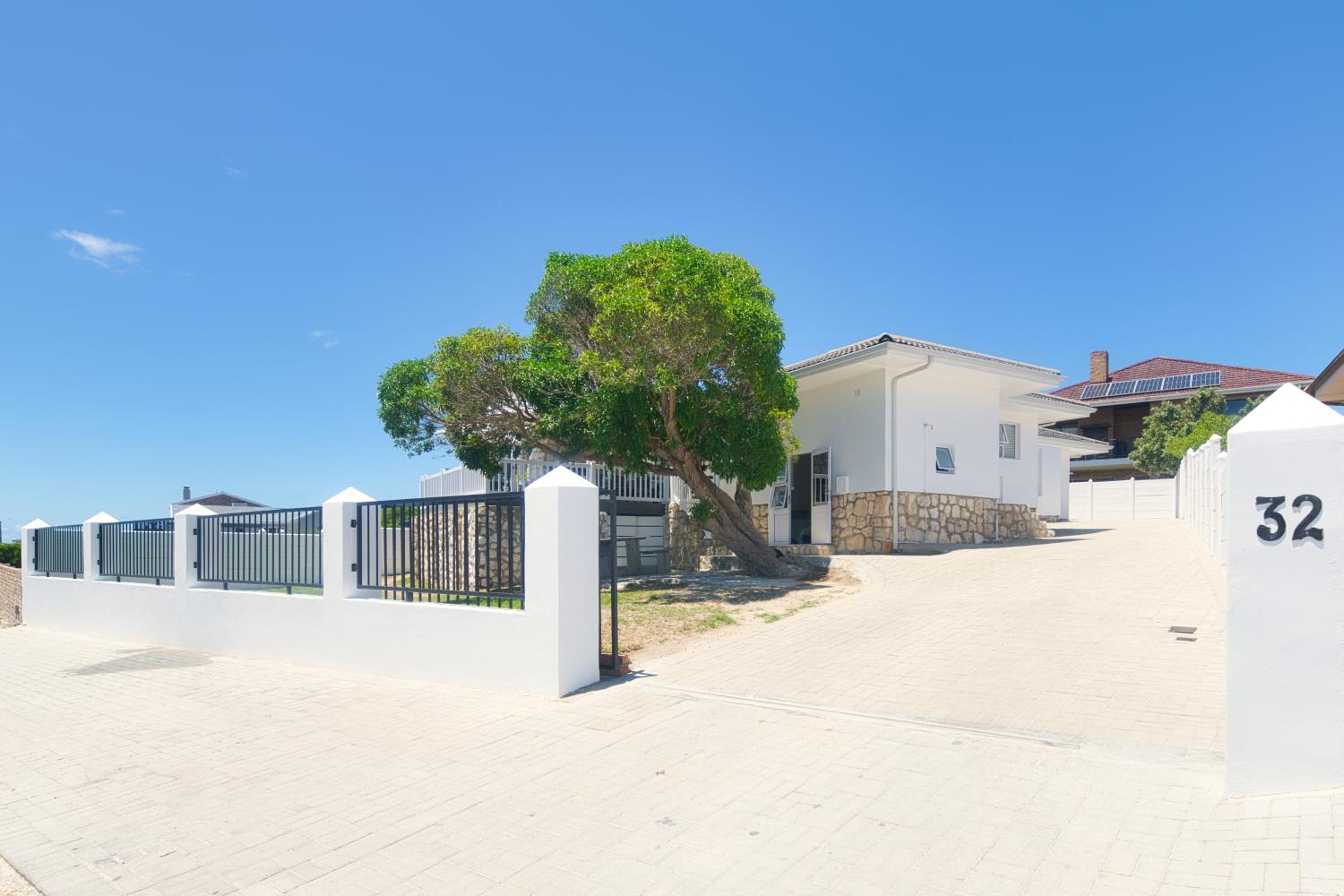 32 Blouvin Street 24/32