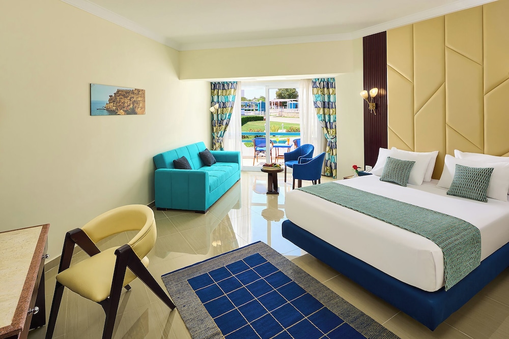 Deluxe Elegant Garden View Room