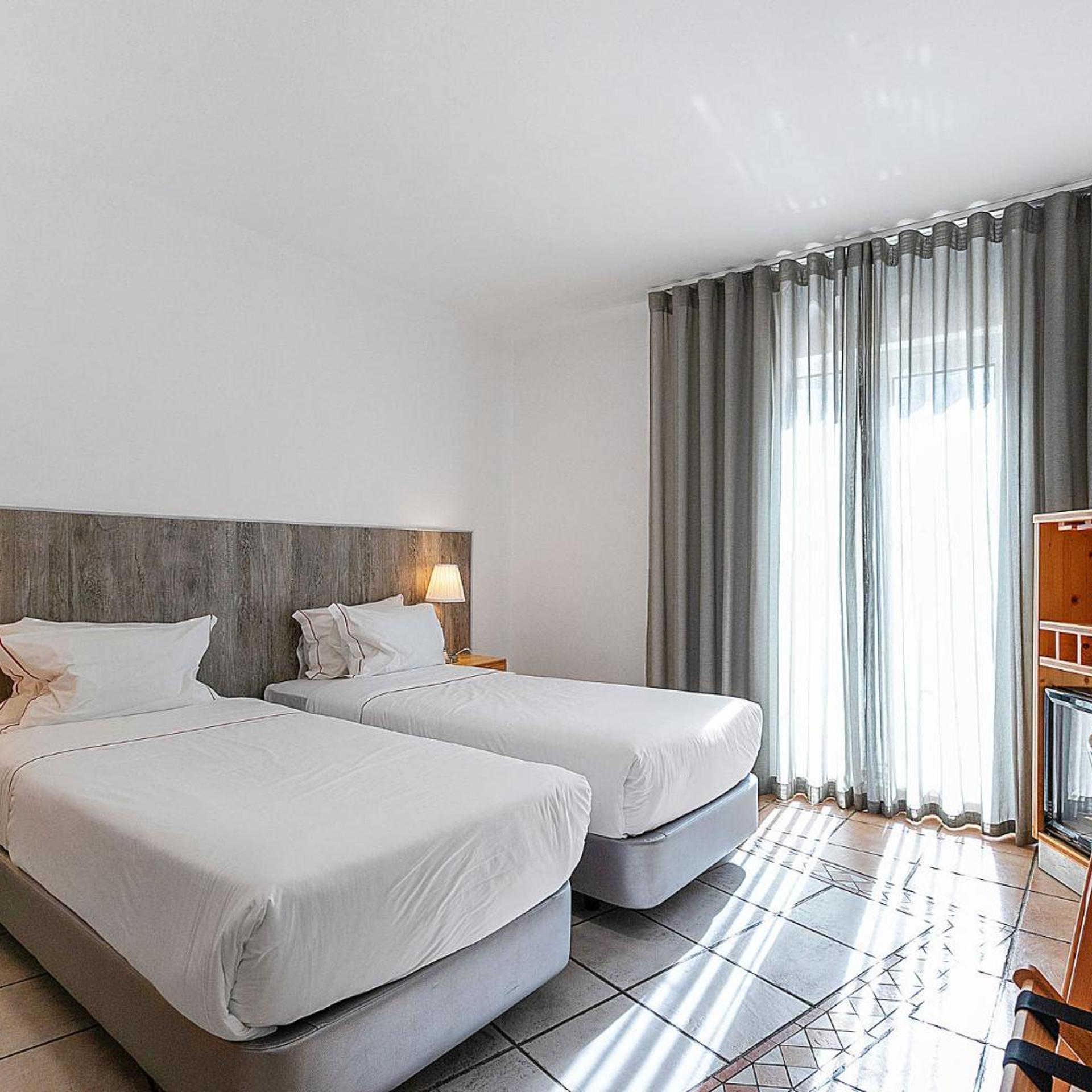 Deluxe, Double or Twin Bed, Pool Access