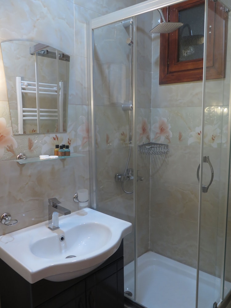 Nuray Hotel 52/54